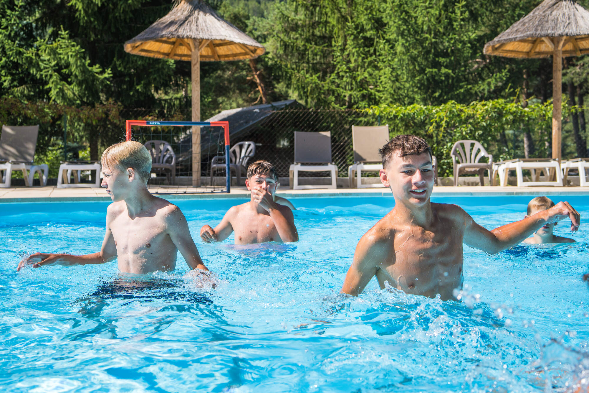 waterpolo dans la piscine
